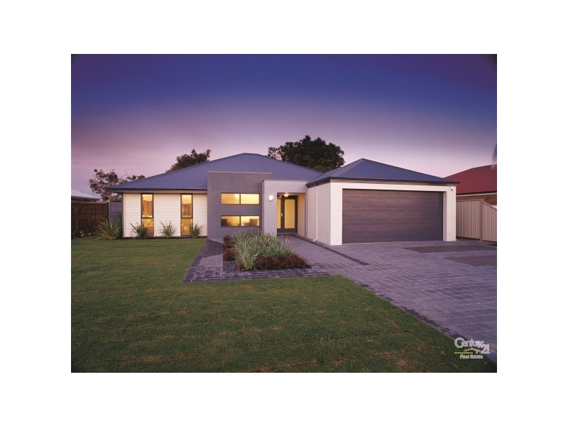 15 The Boulevard, Australind WA 6233