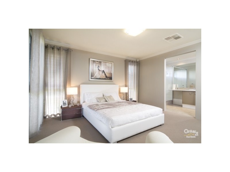 15 The Boulevard, Australind WA 6233