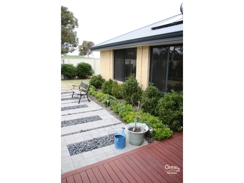 15 The Boulevard, Australind WA 6233