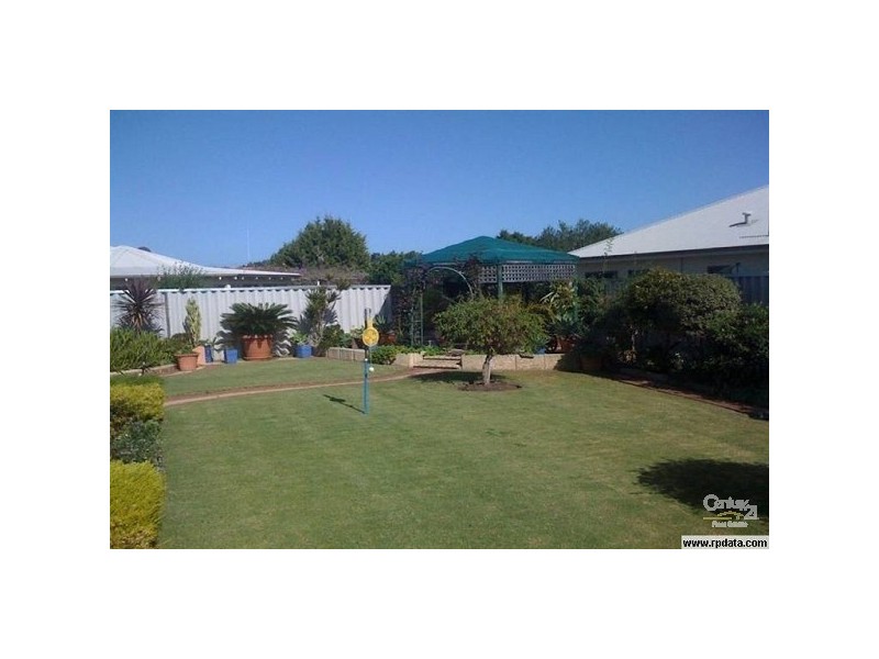 10 Litham Place, Pelican Point WA 6230