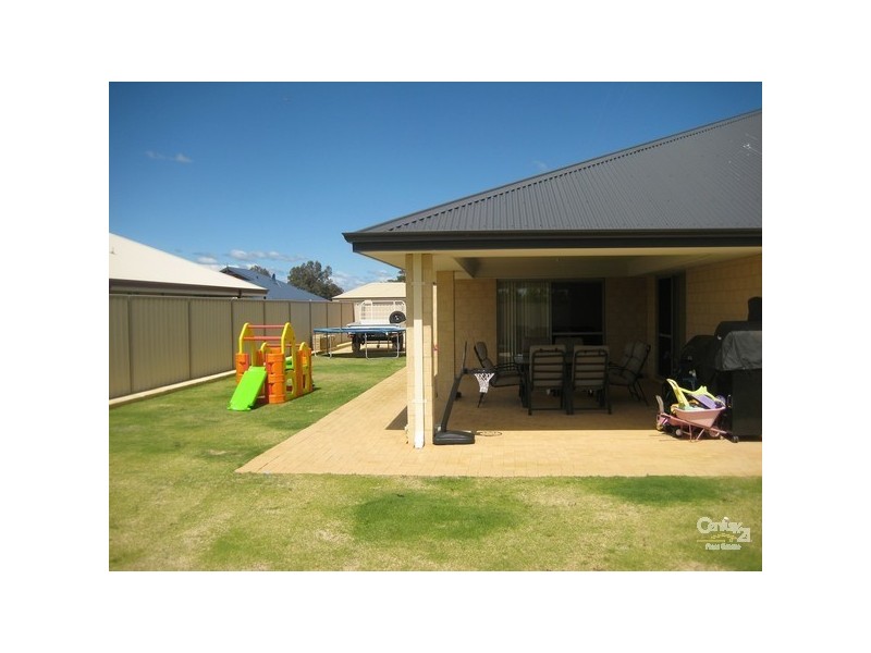14 Jacobs Drive, Harvey WA 6220