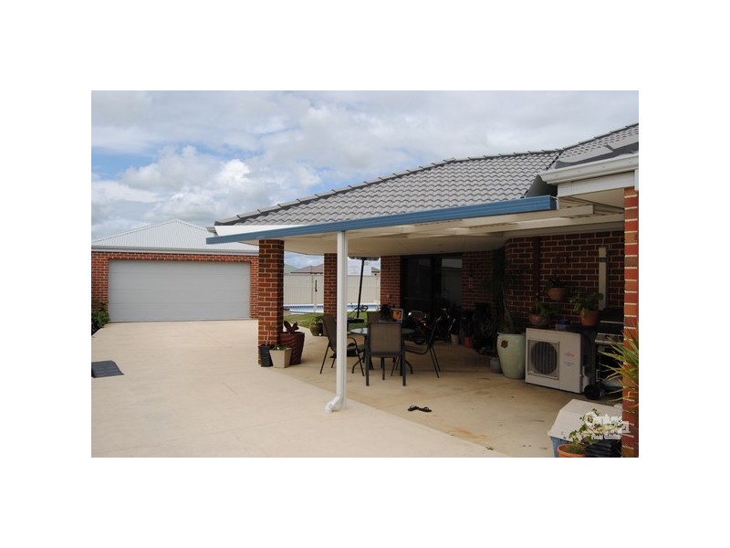 31 The Boulevard, Australind WA 6233