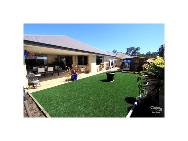 26 Mooralup Turn, Dalyellup WA 6230