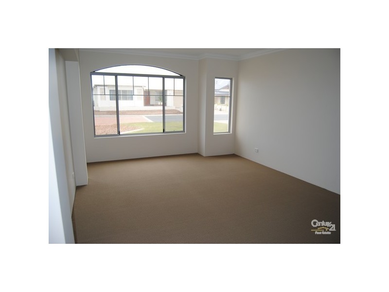 19 Lapwing Road, Dalyellup WA 6230