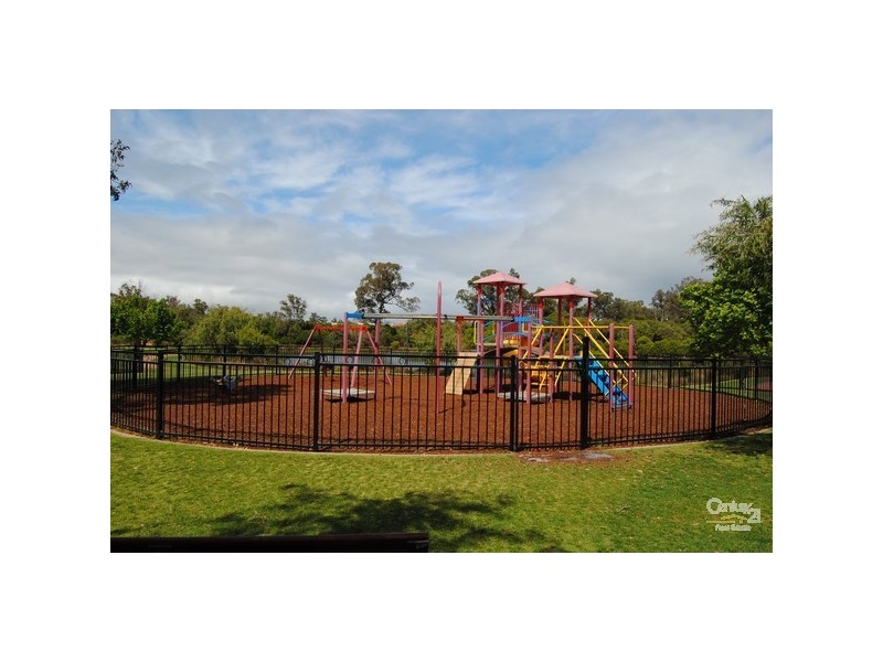 19 Lapwing Road, Dalyellup WA 6230