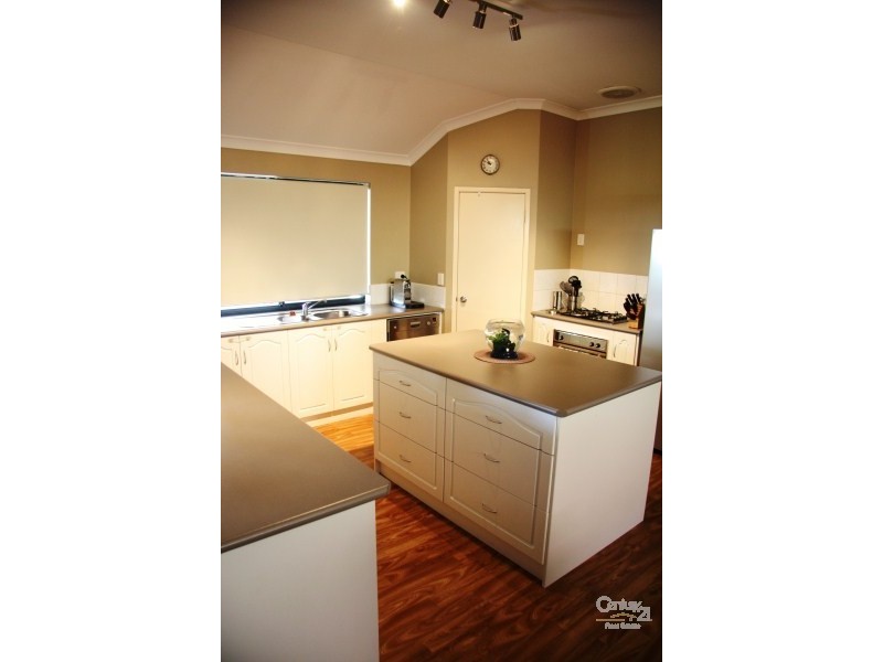 69 Glenfield Drive, Australind WA 6233