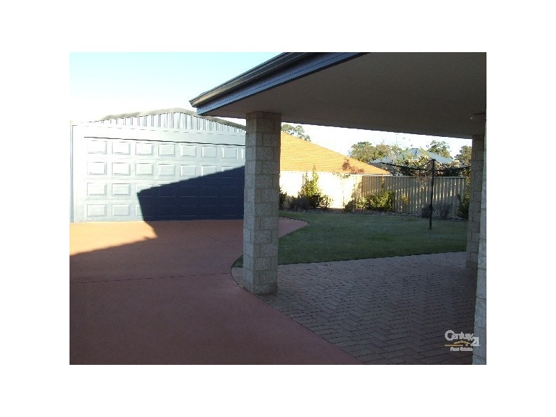 13 Goyder Way, Dalyellup WA 6230
