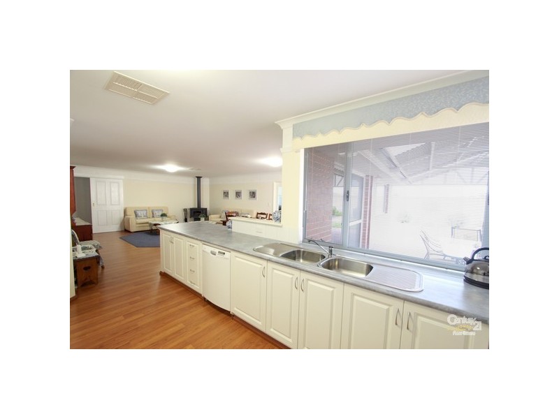 6 Peridot Street, Dalyellup WA 6230