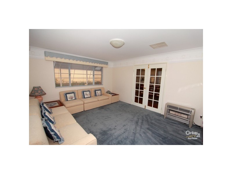 6 Peridot Street, Dalyellup WA 6230