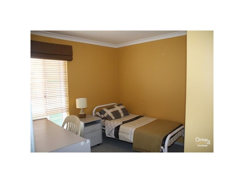 2/12 Holywell Street, Bunbury WA 6230