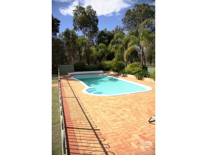 21 Australind Road, Leschenault WA 6233