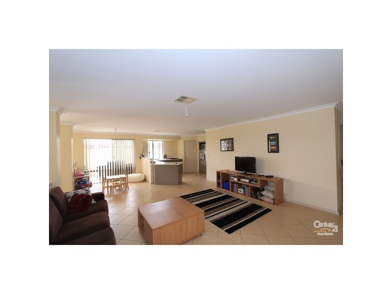 35 Edwinstone Close, Dalyellup WA 6230