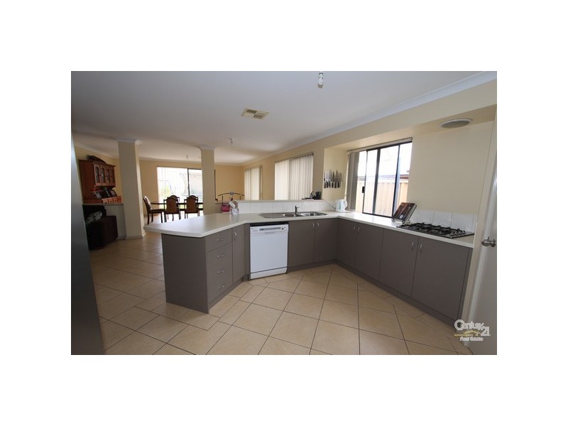 35 Edwinstone Close, Dalyellup WA 6230