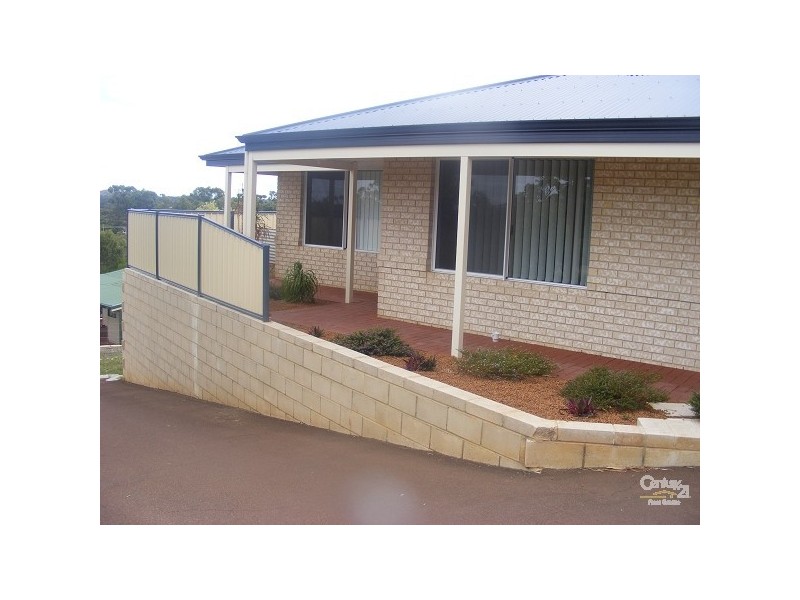 1/2a University Close, College Grove WA 6230