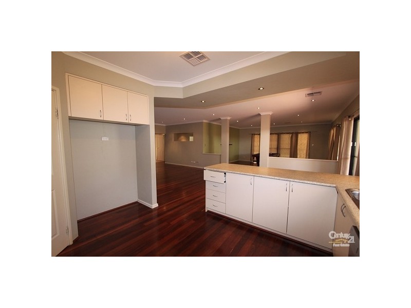 4 Jade Crescent, Dalyellup WA 6230