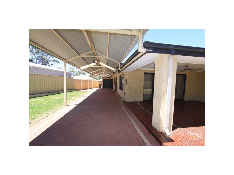 4 Jade Crescent, Dalyellup WA 6230