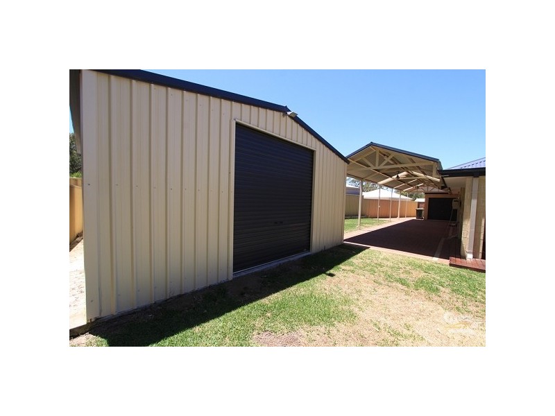 4 Jade Crescent, Dalyellup WA 6230