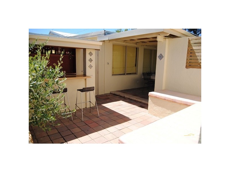 4 Dixon Street, Bunbury WA 6230