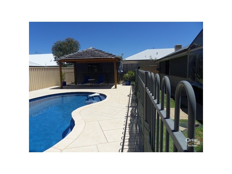45 Daablone Vista, Dalyellup WA 6230