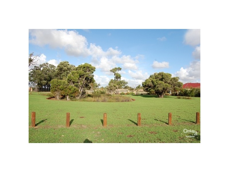 4 Emu Cove, Eaton WA 6232