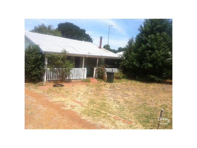 30 Moore Street, Collie WA 6225