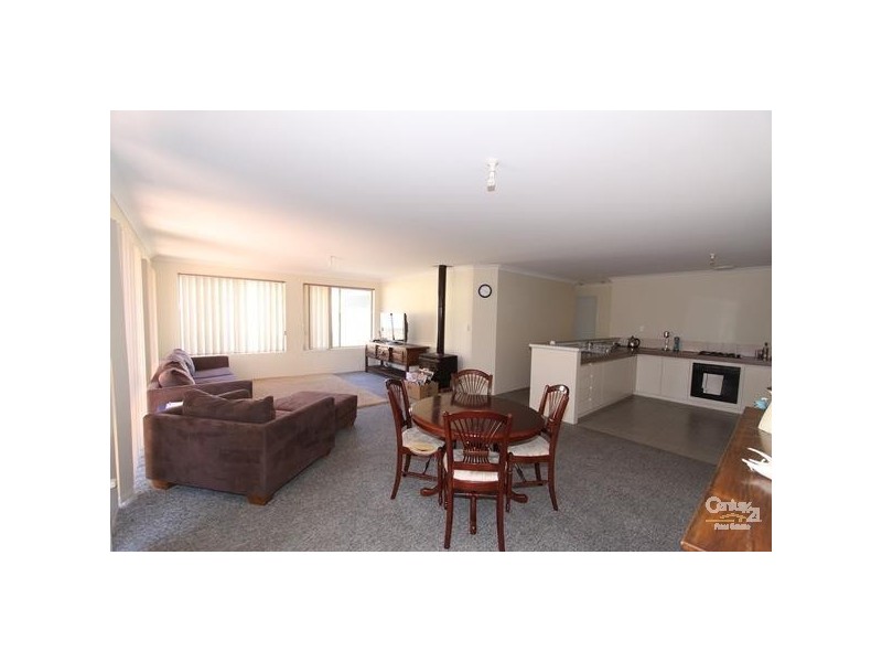 1 Coojong Road, Dalyellup WA 6230
