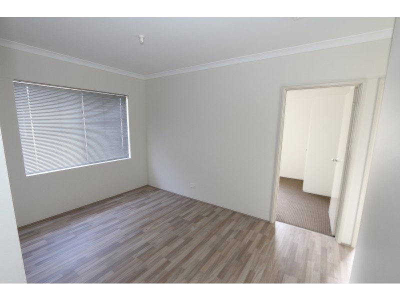 4 Clarence Crescent, Millbridge WA 6232