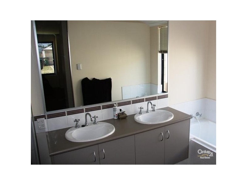 115 Barton Drive, Australind WA 6233