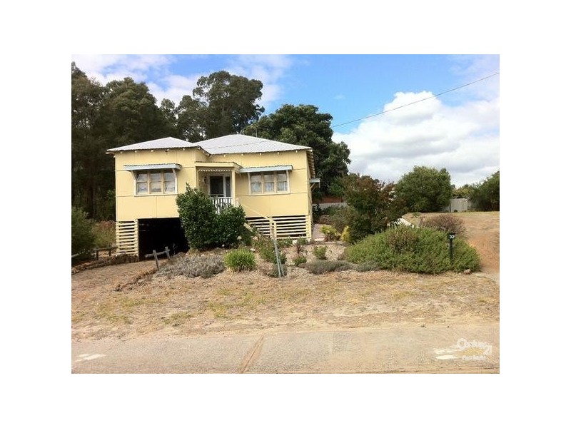 4 Paull Street, Collie WA 6225