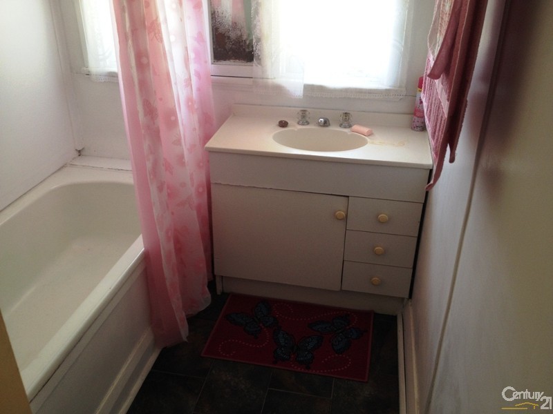 4 Paull Street, Collie WA 6225