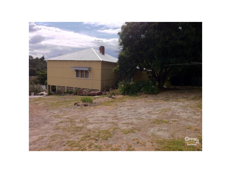 4 Paull Street, Collie WA 6225
