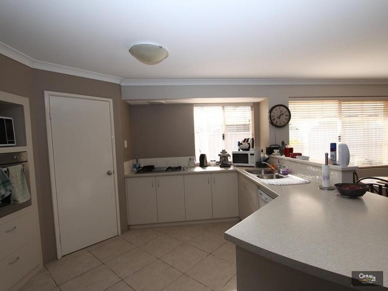 5 Garnett Way, Dalyellup WA 6230