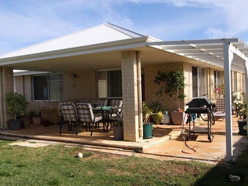 5 Garnett Way, Dalyellup WA 6230