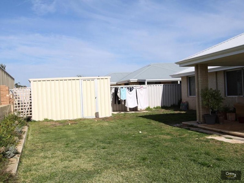 5 Garnett Way, Dalyellup WA 6230