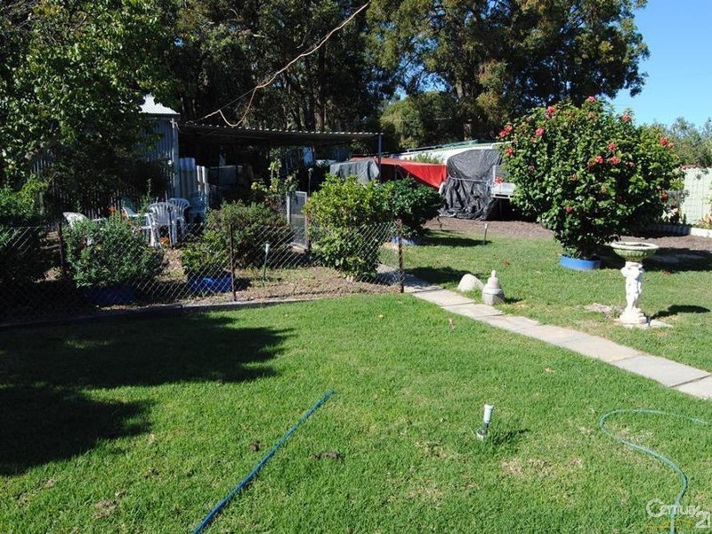 3 Railway Parade, Yarloop WA 6218