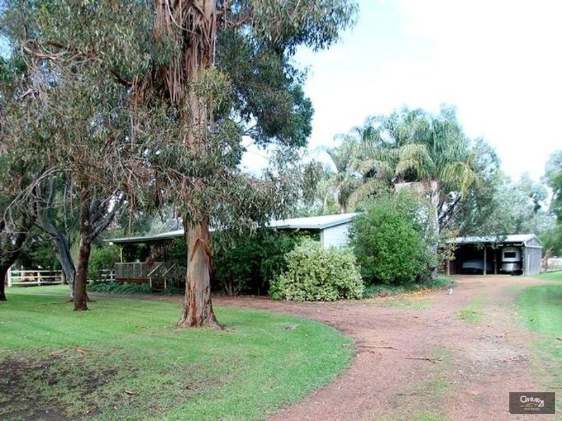 137 Hackett Street, Cookernup WA 6220