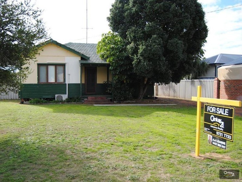 18 Boyalla Street, Carey Park WA 6230