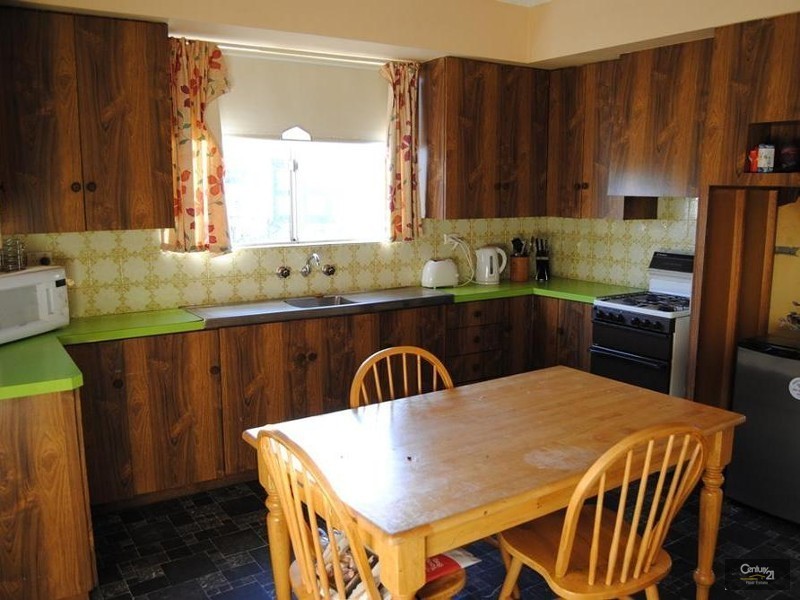 18 Boyalla Street, Carey Park WA 6230