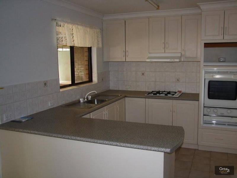 28 Hewison Street, Withers WA 6230