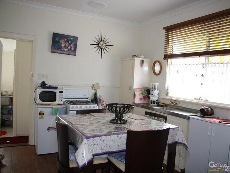 28 Nuytsia Avenue, Carey Park WA 6230