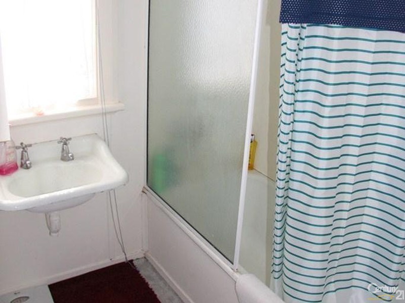 28 Nuytsia Avenue, Carey Park WA 6230