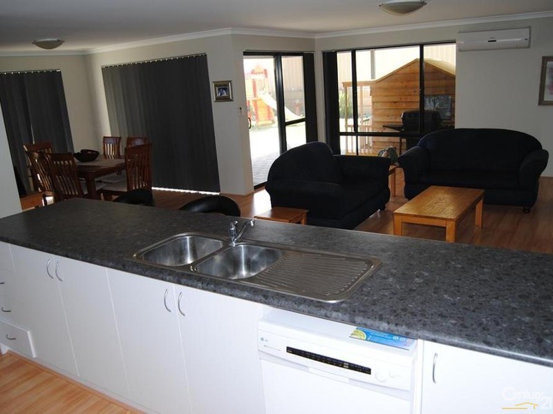 26 Lapwing Road, Dalyellup WA 6230