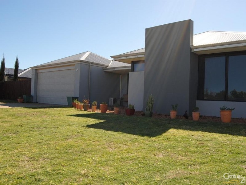 4 Buckland Way, Australind WA 6233