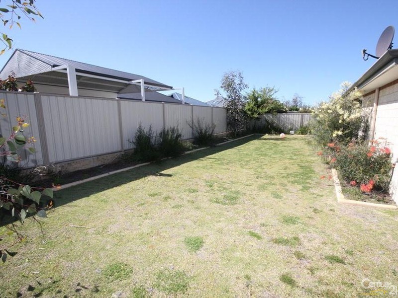 11 Malachite Drive, Australind WA 6233