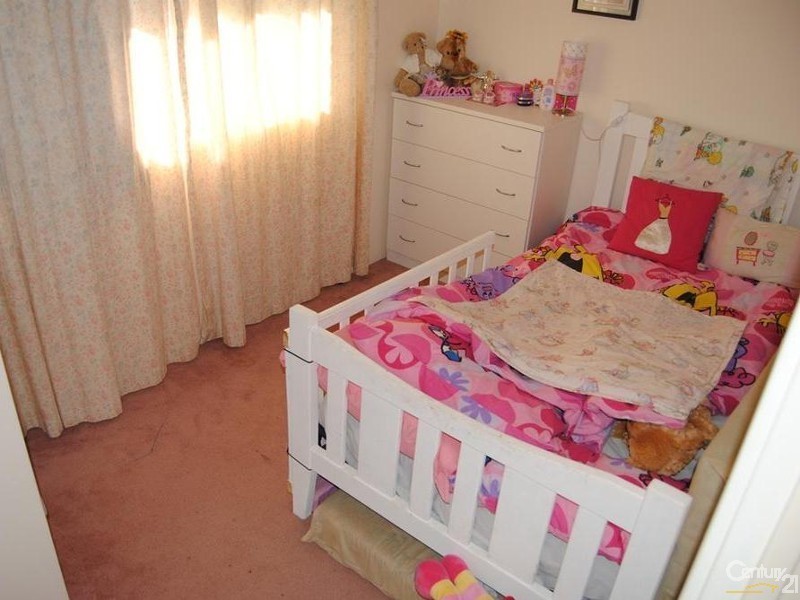 24 Hertford Elbow, College Grove WA 6230