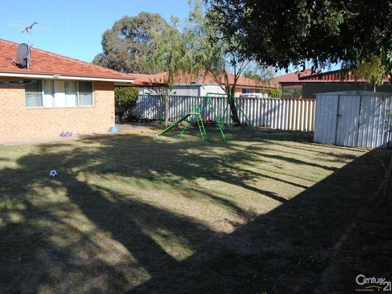24 Hertford Elbow, College Grove WA 6230
