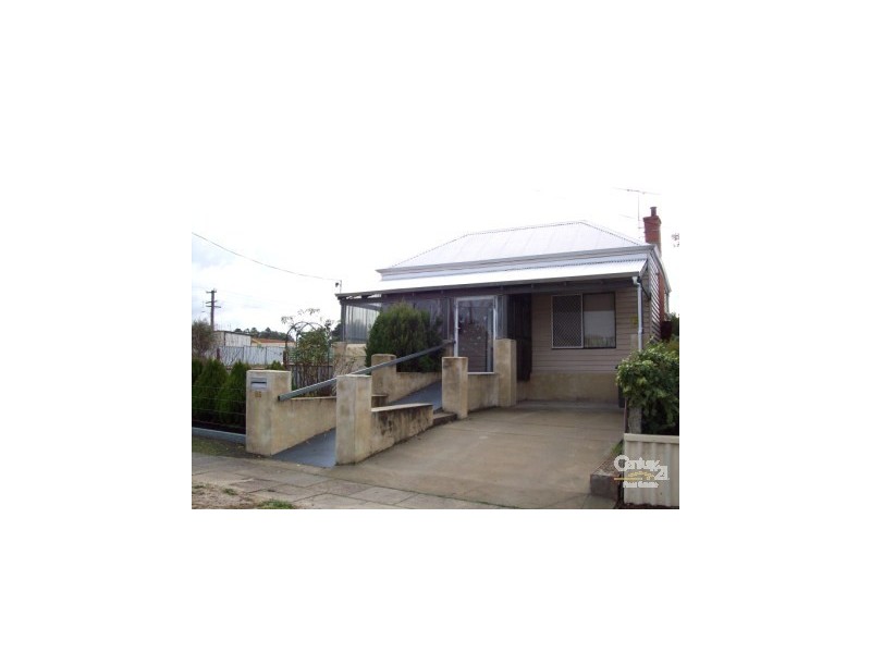 86 Johnston Street, Collie WA 6225