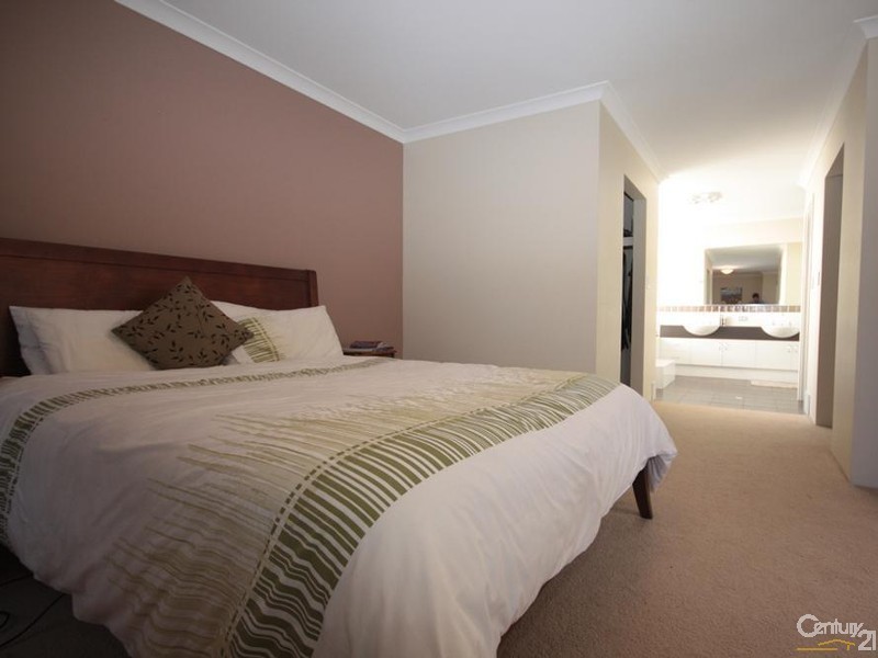 60 Chisholm Road, Dalyellup WA 6230