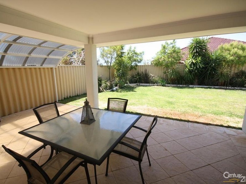 60 Chisholm Road, Dalyellup WA 6230