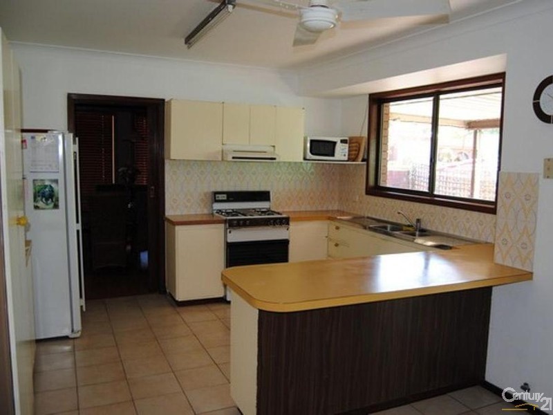 16 Wickham Way, Australind WA 6233